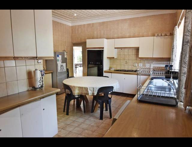 4 BEDROOM HOUSE FOR SALE IN ROUXVILLE